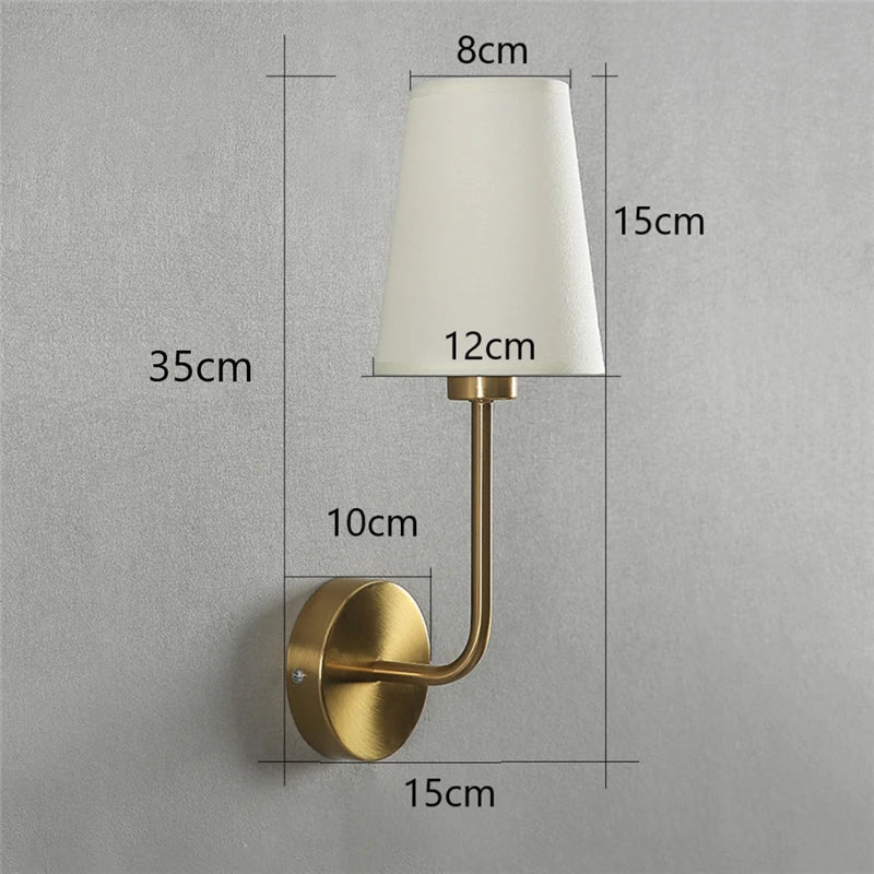 Arandela Abajur Minimalista Dourado em Metal e Linho